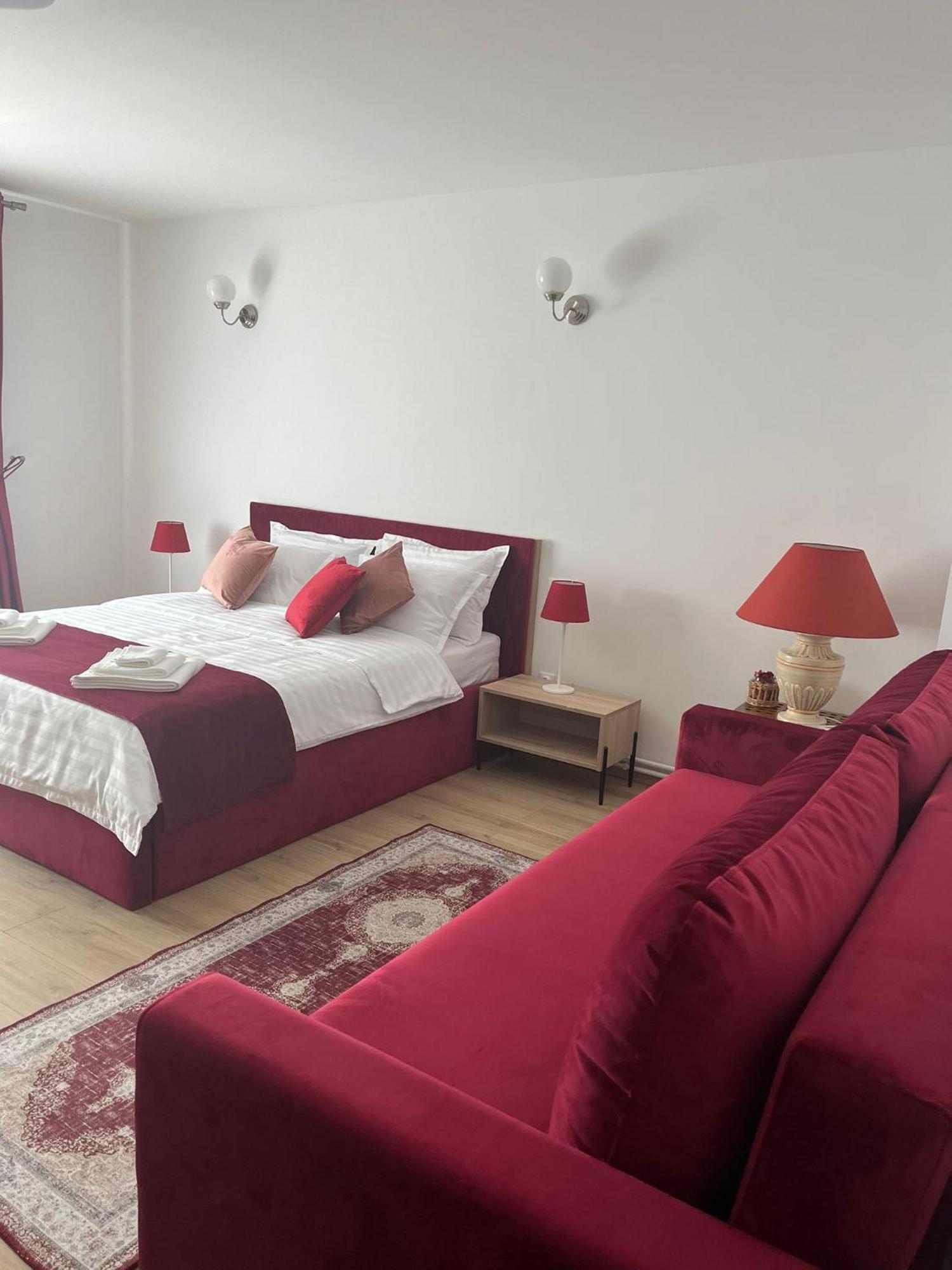 Kilometru108 Hotel Leordina Buitenkant foto